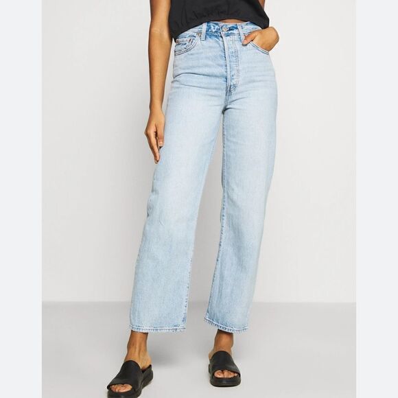 NWT  Levi's Ribcage Straight Ankle Jeans - Picture 2 of 10